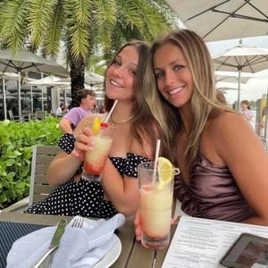 Meet your Posher, Mia